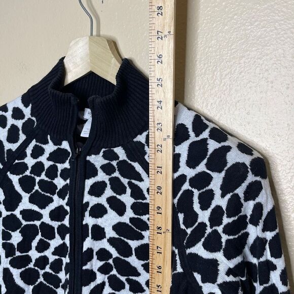 Weekends by Chicos Cardigan Womens Sz 1 Black/White Leopard Spotted Full zip - Picture 5 of 7